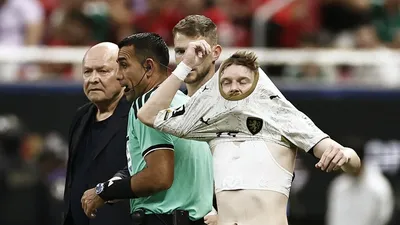 De ce fotbaliștii poartă „bustiere” la Cupa Mondială și la ce îi ajută
