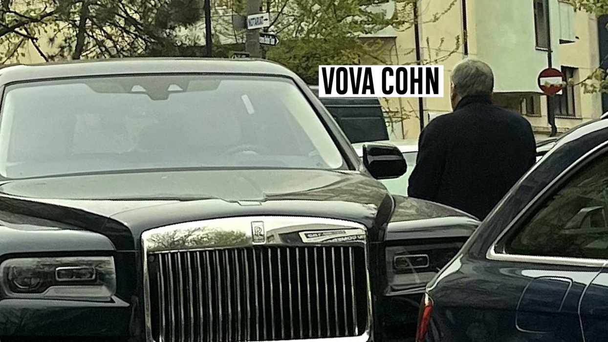 Milionarul Vova Cohn a apărut cu un Rolls Royce Cullinan țiplă în Piața Floreasca