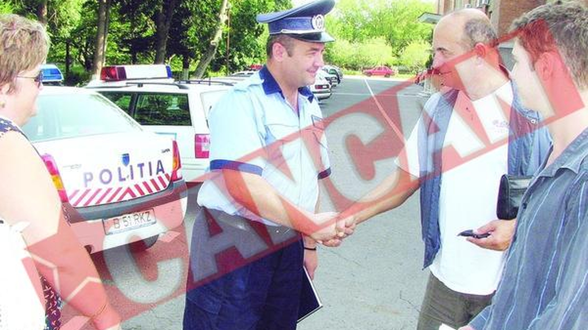 Politistul care canta la nunti