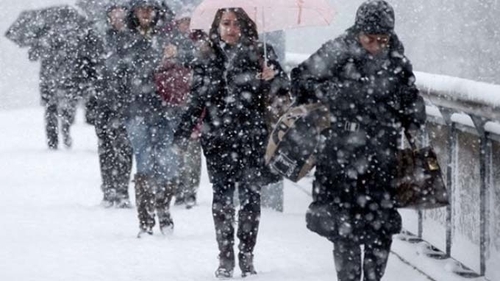 Cod Galben de ninsoare şi vânt puternic semnalat de meteorologi pentru 16 judeţe din ţară!