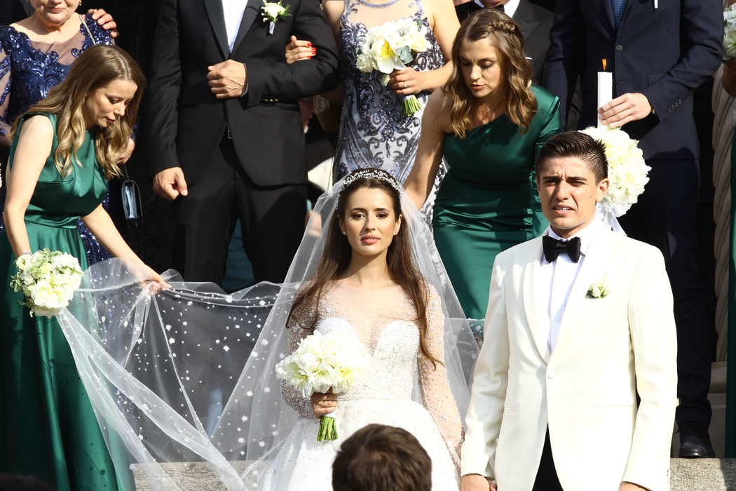 Cununie mare la Mănăstirea Cașin! A urmat nunta regală între Alexandros și Roxana