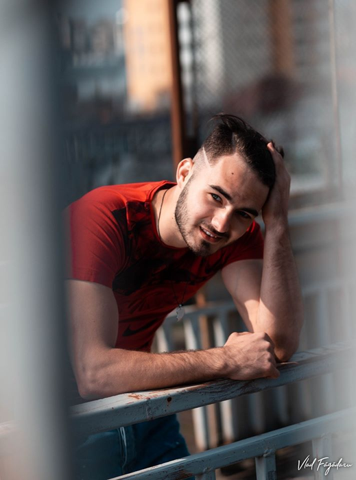 Duhovnicul tânărului care s-a sinucis în Buzău, îngenuncheat de durere! Mesajul cutremurător postat despre Vasile Burtea