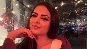 Cum arată şi din ce face bani Alesia, fiica cea mare a Danei Marijuana? Foto