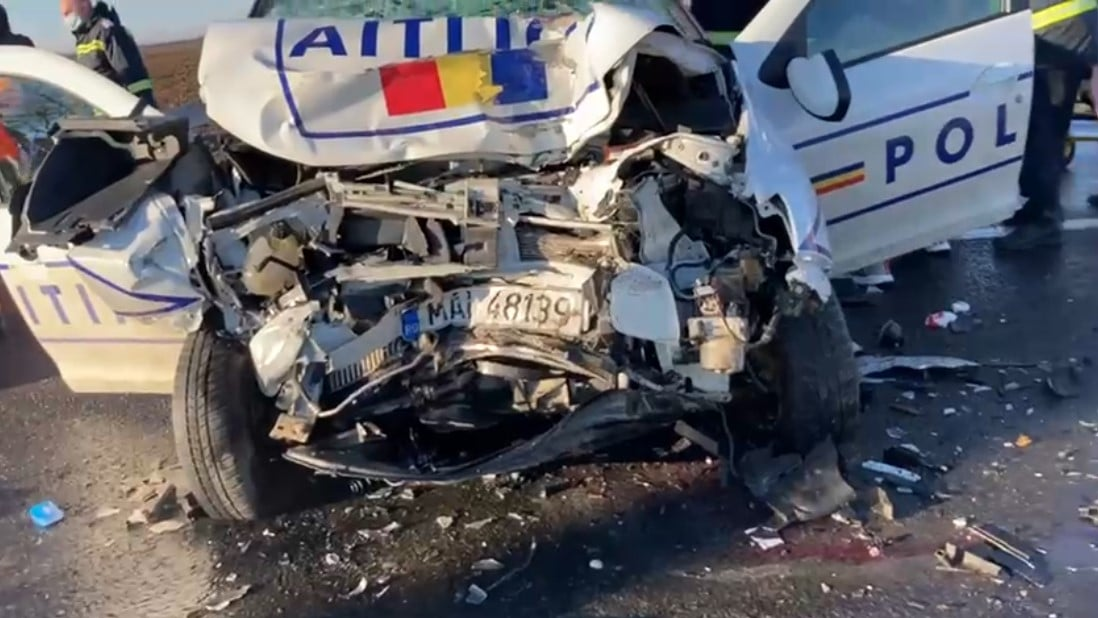 Polițistul Fănel Nițu, înmormântat cu onoruri militare. Omagiul copleșitor adus de colegii săi în momentul în care sicriul era coborât în groapă | VIDEO