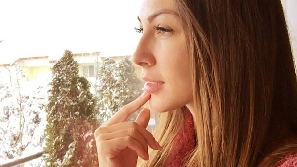 E însărcinată în două luni şi nu renunţă la sport. Ilinca Vandici şi-a uimit prietenii cu abdomenele!