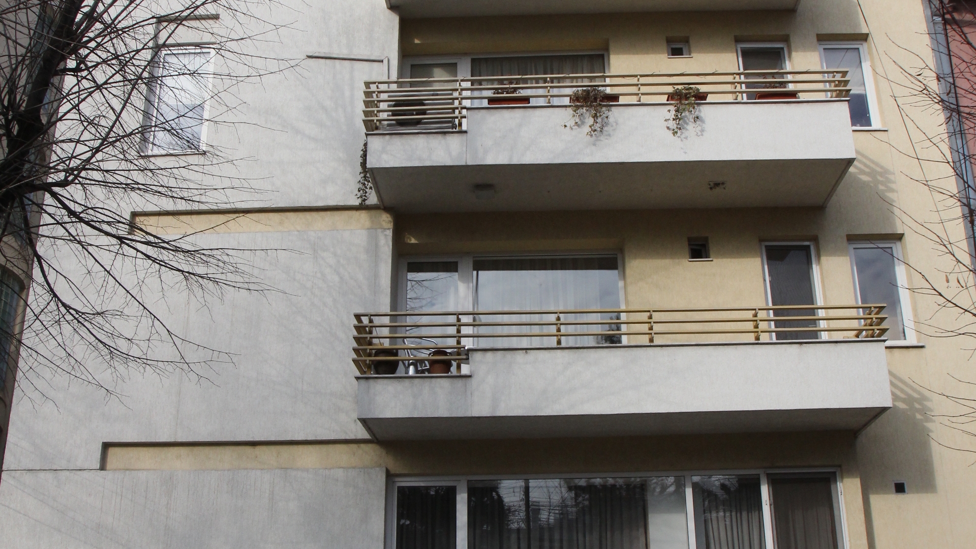 Blestem? Chiriasul din casa Cristinei Verona, jurnalista care si-a ucis mama si apoi s-a sinucis, n-a mai trecut pragul locuintei