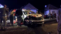 Mașină de poliție, în misiune, a fost implicată într-un accident de circulație