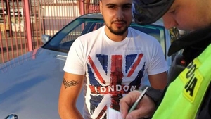 Un tânăr din Suceava, prins cu droguri la volan. Polițiștii l-au întrebat ce a consumat, iar bărbatul a răspuns cu sinceritate: ”Am fumat o țigară și am tras o linie”
