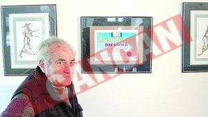 Expozitie din panze de paianjen