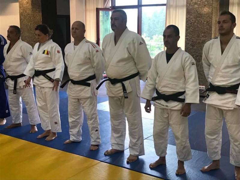 Veteranii și campionii judoului românesc, prezenți la deschiderea Stagiului Național al Arbitrilor și Antrenorilor de Judo