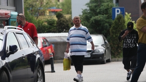 Tataee, schimbare totala de look. A slabit enorm si a renunat la ochelarii de vedere. Vezi aici imagini fabuloase!