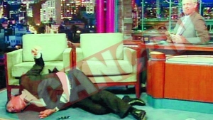 Tom Hanks s-a tavalit pe jos