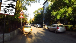Atenţie, şoferi! Ce reprezintă semnele rutiere din imagine? Eşti obligat să le respecţi