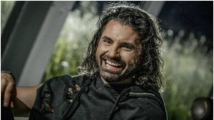 Pepe a sucit mințile unei colege de trust. Ea este măritată