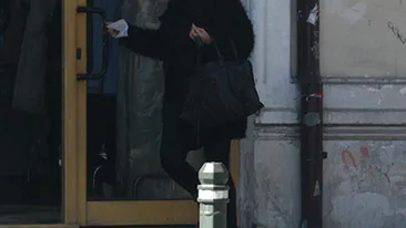 Mereu trista si indoliata! Primele imagini cu vaduva lui Sergiu Nicolaescu, dupa inmormantarea controversata!