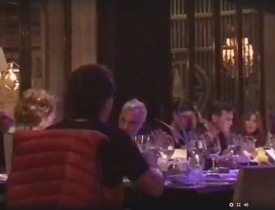 Gianluca e în aceste momente la restaurant şi se pregăteşte de show-ul din Nuba