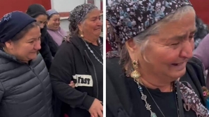 Mama lui Leo de la Strehaia a fost eliberată din închisoare. "Patroana" a fost aşteptată cu flori la poarta penitenciarului