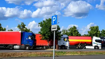 Alertă pentru șoferii de TIR. Drumurile din vestul României se închid din cauza caniculei