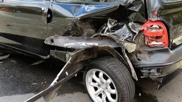 Tragedie în Timiş! Impact violent între un TIR şi un autoturism, soldat cu trei morţi
