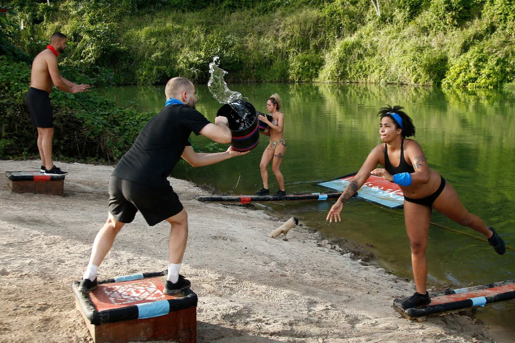 "Bătălia" din culisele Survivor ar fi fost chiar mai aprigă decât pe ecran
