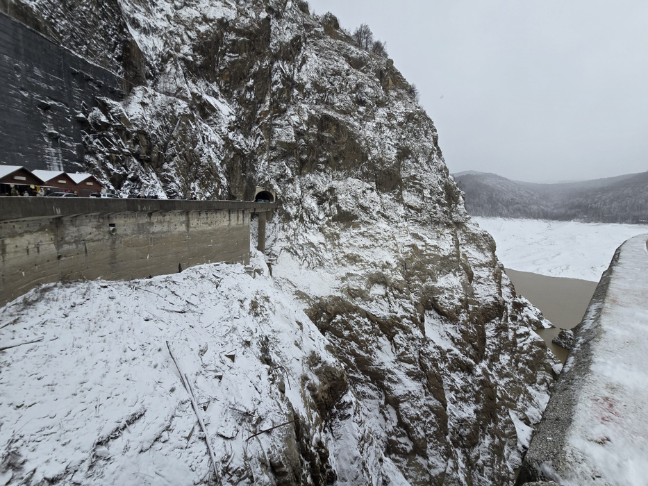 Ninge ca în povești la Barajul Vidraru/ sursă foto: mediafax