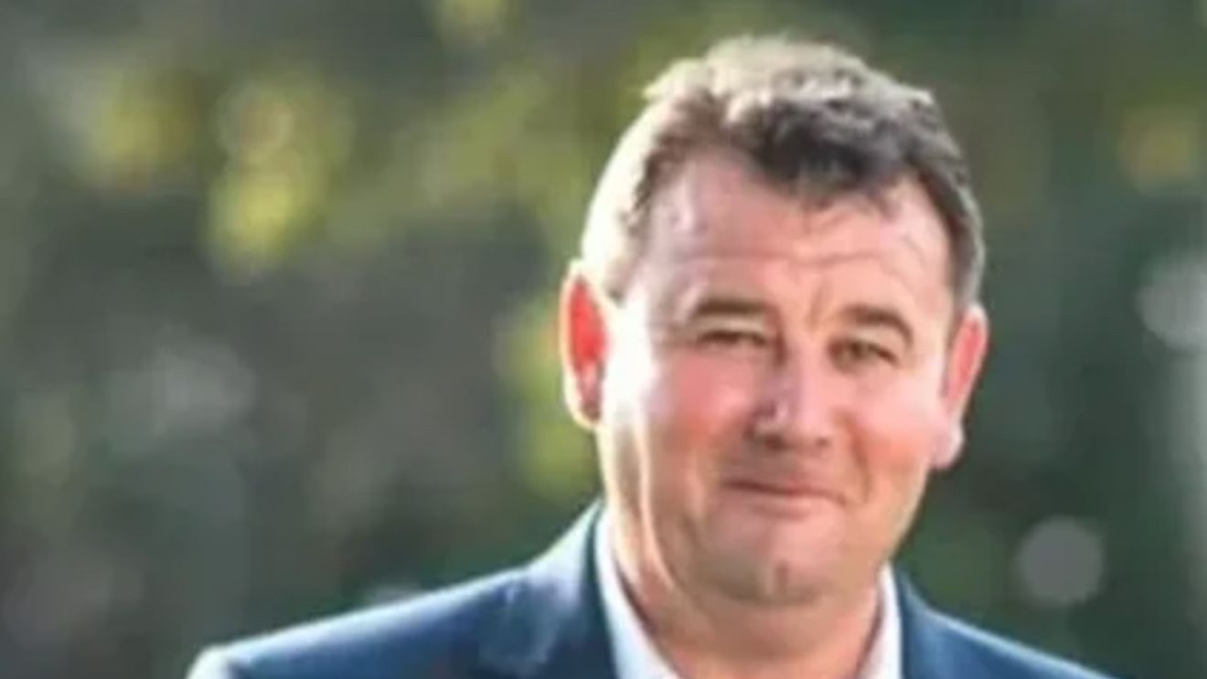 Șofer de camion, găsit mort de soția sa în grădină. Avea doar 46 de ani