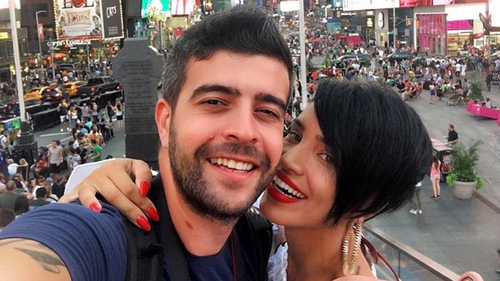 A fost fotografiată fără inelul de logodnă de la SPEAK, iar acum... A cerut-o din nou de soţie pe ADELINA PESTRIŢU? "O noapte specială!"