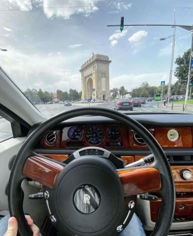 Max Crăciun, la volanul superbului Brabus