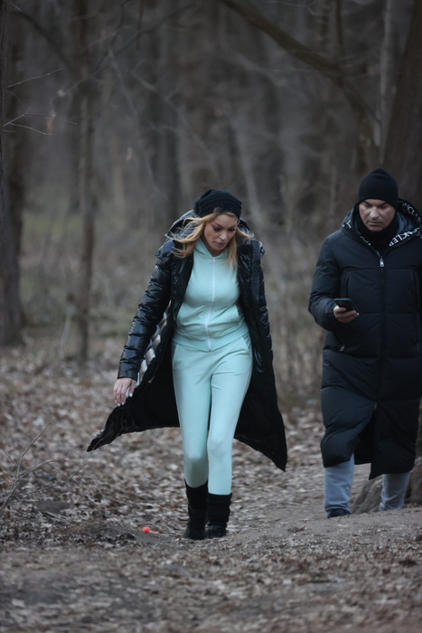 Cristi Borcea și Valentina Pelinel se îndreaptă spre mașină  (Foto: CANCAN.RO)