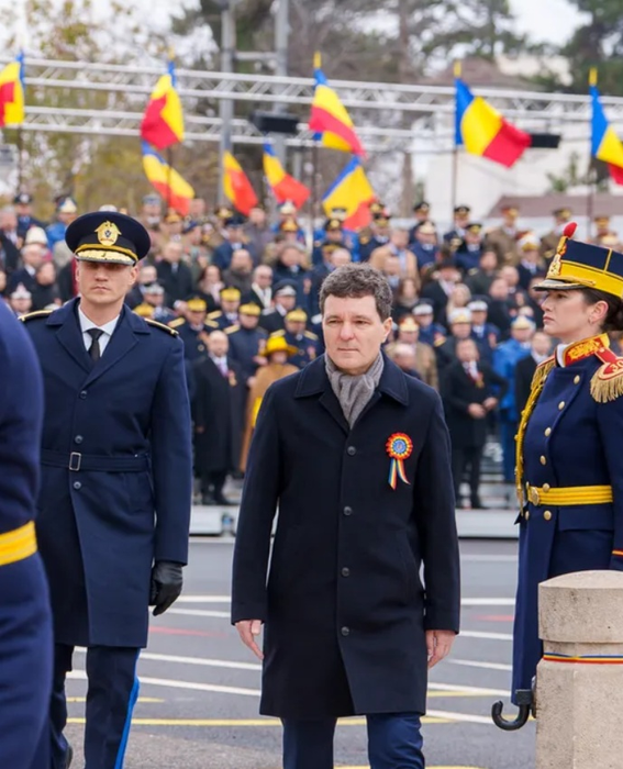 Ionuț, SPP-istul lui Nicușor Dan, a atras toate privirile la parada de 1 Decembrie. Imaginile s-au viralizat!