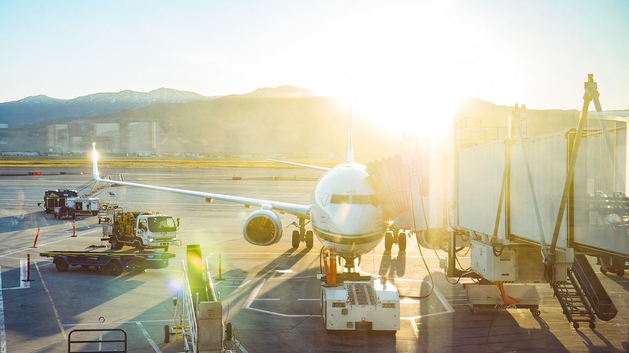 Alertă teroristă pe un aeroport din Germania! Un copil a fost luat ostatic