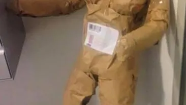 Un bărbat, beat de supărare că Anglia a pierdut campionatul, a comandat o păpușă sexuală pe internet. Cum a reacționat când s-a trezit cu comanda la ușă