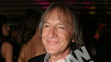 Mihai Constantinescu sta tot cu chirie dupa ce a fost dat afara din casa, insa a gasit puterea de a merge mai departe: Ma descurc! Intereseaza pe cineva ce fac? Incerc sa nu ma plang