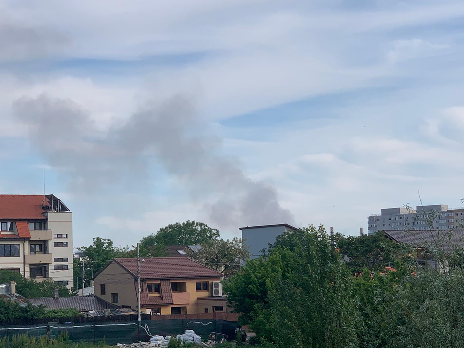 Incendiu uriaș în București! Imagini cutremurătoare realizate în urmă cu câteva minute