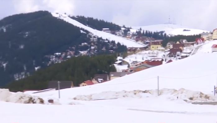 Iarnă în aprilie! Strat de zăpadă de 20 cm în România. Meteorologii anunță ploi torențiale și ninsori