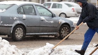 Masinile din sectorul 2 au fost deblocate din zapada printr-o procedura speciala, in cursul noptii!