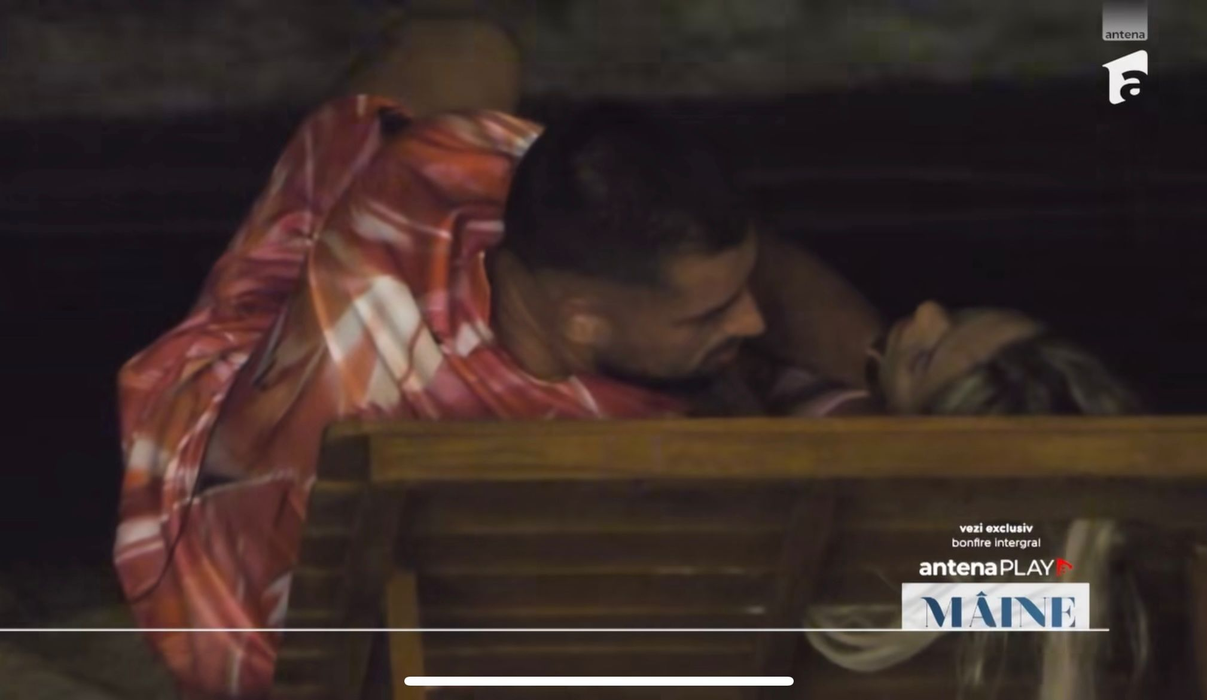 Ella și Teo, în ipostaze tandre/ Sursa foto: Antena 1