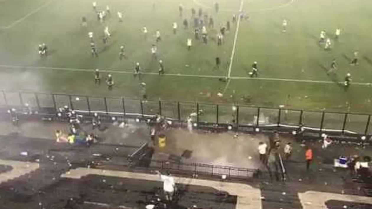 Tragedie la un meci de fotbal! Un fan a murit şi alţi trei au fost răniţi
