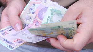 Scade factura la energie electrică. Află cât vei plăti de la anul