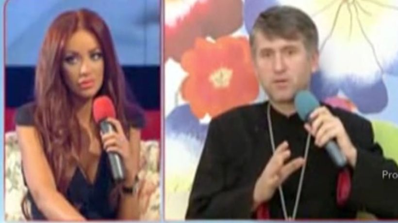 Replica dură a preotului CRISTIAN POMOHACI pentru… BIANCA DRĂGUŞANU! Nu s-a ferit, deşi era în public, şi i-a spus-o verde-n faţă! Cum a reacţionat vedeta: „Nu cred că…”