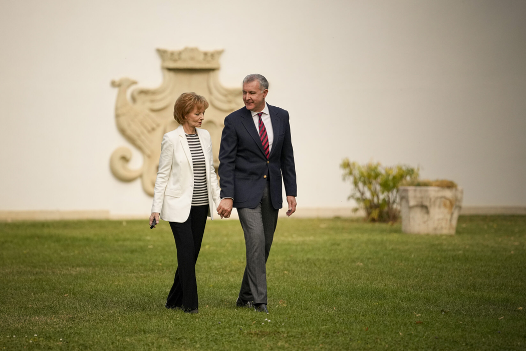 Majestatea Sa Margareta, fiica cea mare a Regelui Mihai I, și soțul său, Principele consort Radu