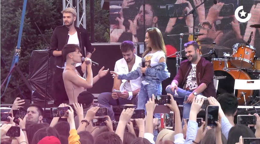 Emil Rengle se iubește cu celebra bloggeriță Mimi: “Ne căsătorim”
