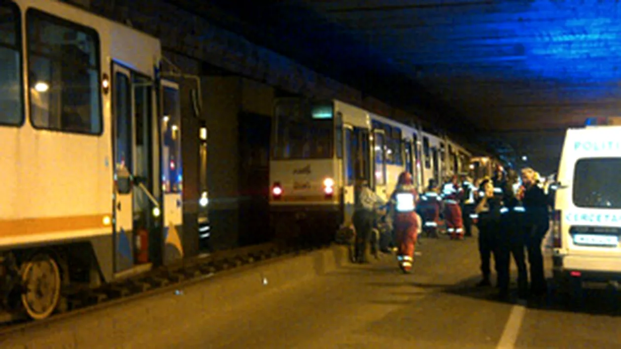 Accident cu  4 tramvaie, in Pasajul  Lujerului din  Capitala! 53  de raniti, 8 in stare grava