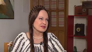 Ținuta BIZARĂ purtată de Maria Dragomiroiu la priveghiul lui Ion Cernea. Toți au făcut ochii cât cepele!