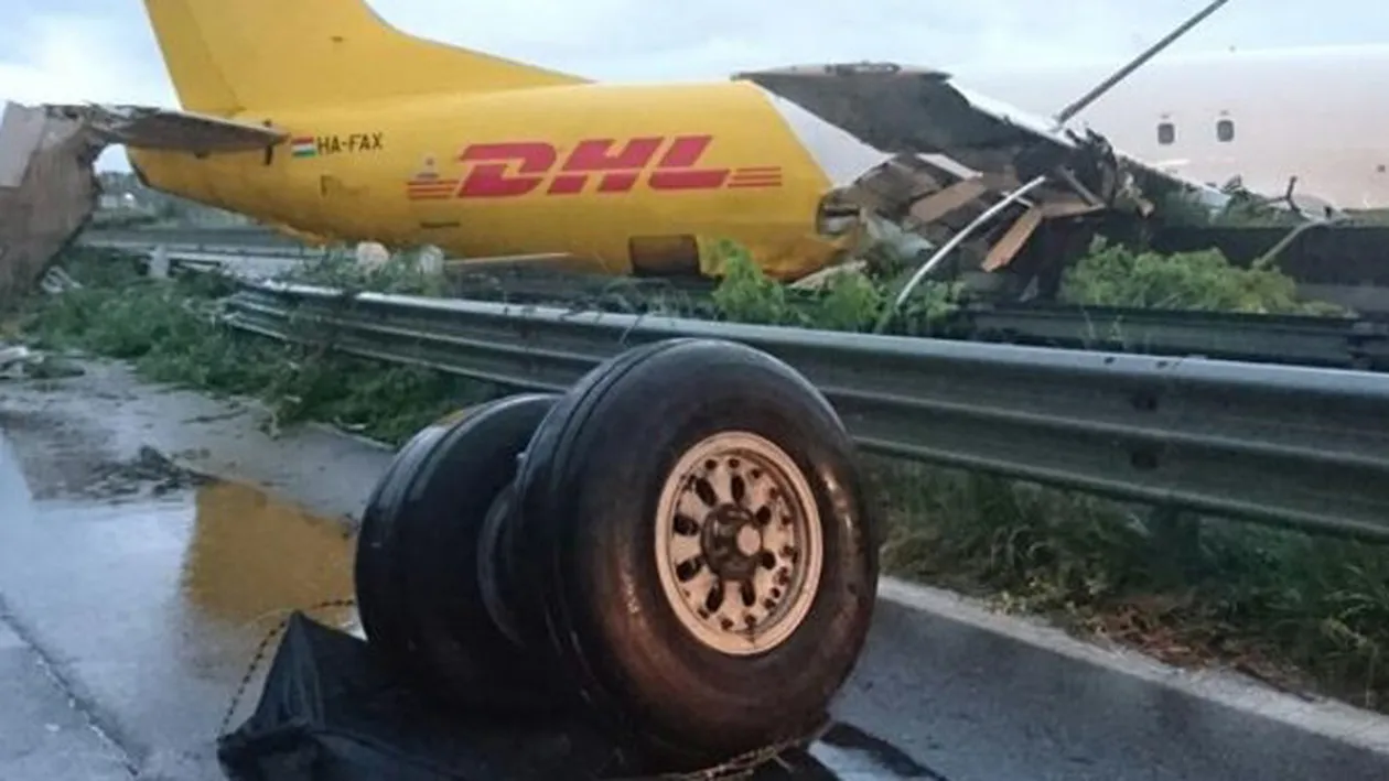 Incident aviatic în Italia! Un avion de tip cargo a ieşit de pe pistă în timpul aterizării!