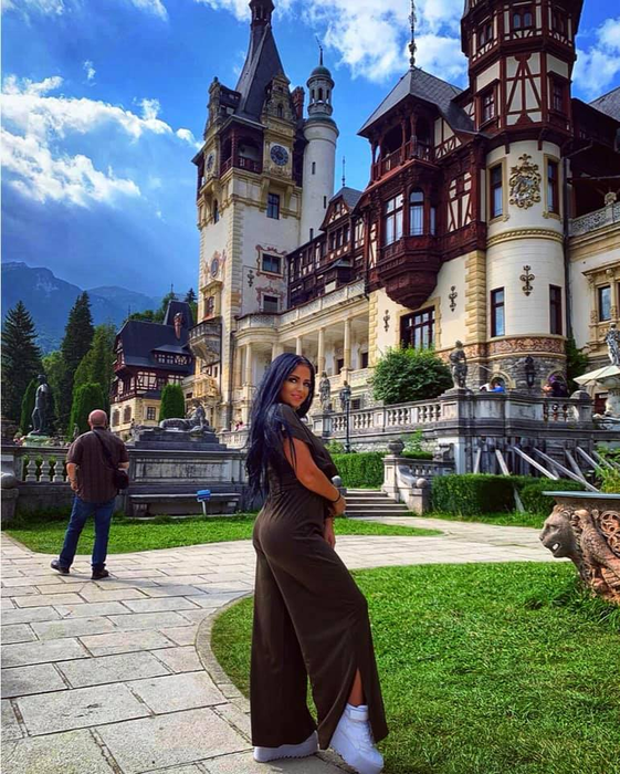 Andreea, iubita lui Voduț, seamănă izbitor cu Kim Kardashian