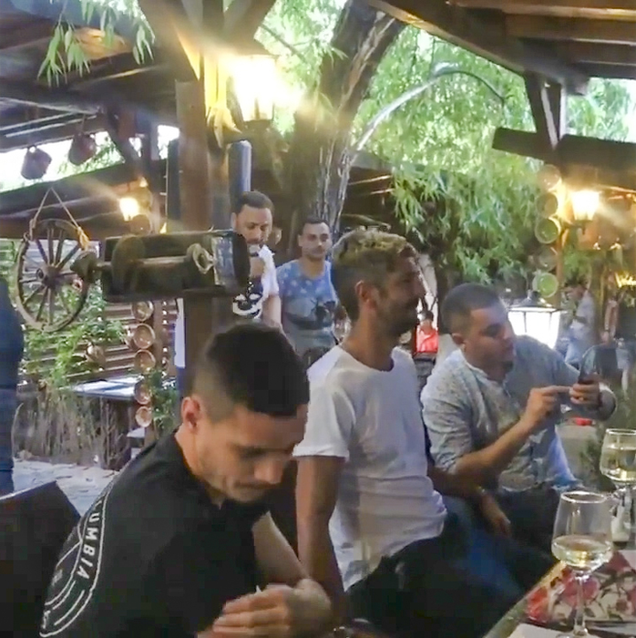 Fotbalistul care l-a înfuriat pe Gigi Becali a făcut chef calificat cu șpriț și manele!