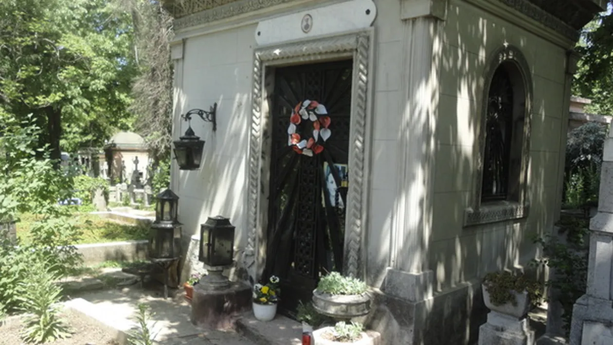 Cavoul lui Ralph este un adevarat altar ridicat in amintirea lui!