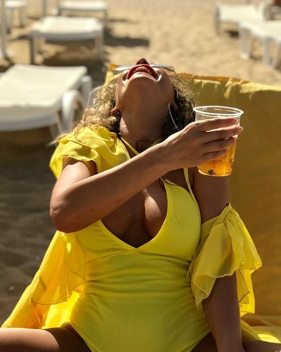 Anna Lesko, în bikini prea mulați la mare. Detaliul intim observat de oamenii de pe plajă