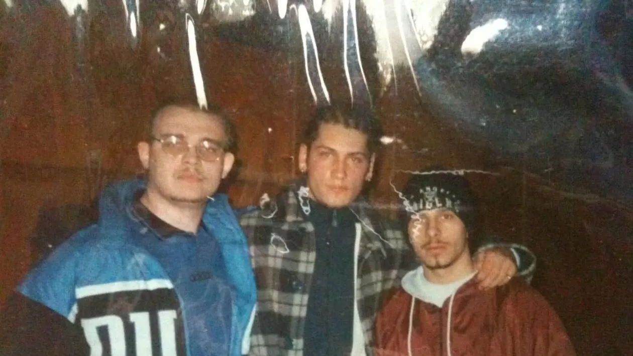 Pozele care te vor lasa mut! N-o sa-ti vina sa crezi cum aratau mafiotii de la BUG acum 16 ani cand te bateai pe casetele lor!